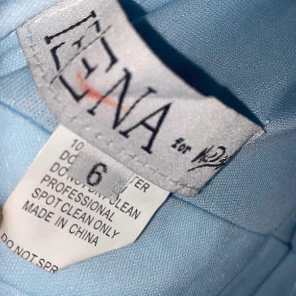 Mac DUGGAL Powder Blue Pleated Chiffon Sleeveless V-Neck - Picture 9 of 9